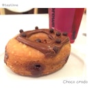 I didn't know the choco will ooze out after I cut into it ..it did satisfied my choco craving :) and oh it is my first crodo ( or cronut ) paired with no sugar ice fruit tea .