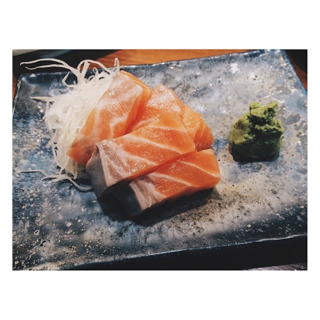 Not the best salmon sashimi but the thick slices are extremely satisfying #burpple