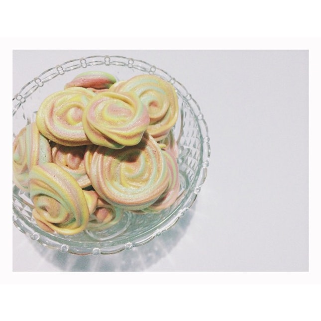 And so, I baked some rainbow rose meringues.