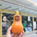 Wishing my day started with a sweet dose of Thai milk tea with pearls served in this super cute light bulb shaped container.