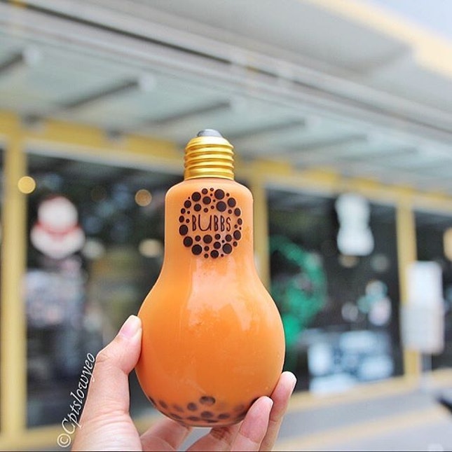 Wishing my day started with a sweet dose of Thai milk tea with pearls served in this super cute light bulb shaped container.