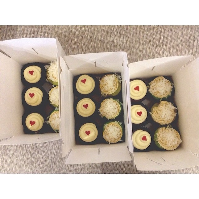 Nine each of the Premium Nutella Red Velvet and Ondeh-Ondeh Cupcakes for my friend @minmarilyn.