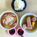 Peppery Bak Kut Teh and kidney mee sha :)
#peppery #bakkutteh #kidneymeesua #sgig #sgfood #sgfoodie #sgfoodbunnies #food #foodgasm #foodporn #foodstagram #burrple