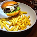 The much touted burger from #ravensg :)
#burger #sgbar #sgfood #foodsg #foodporn #burpple