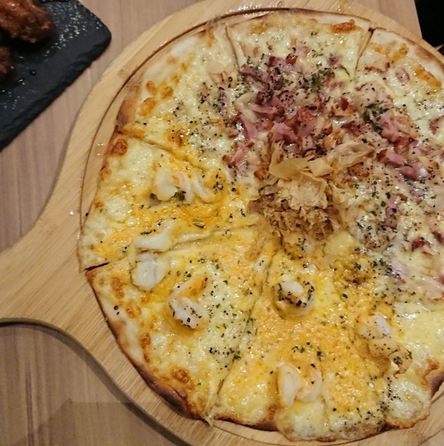 Yuan Yang Pizza ($21.90)