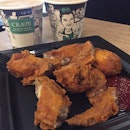 Craves for #cravesg kopi tarik and crispy chicken wings to curb #mondayblues 
#igsg #foodpicsg #sgfood #sgfoodies #latergram #throwback #sgig #sgigfoodies #8dayseatout #hungrygowhere #burpple #chickenwings #onthetable #foodvsco