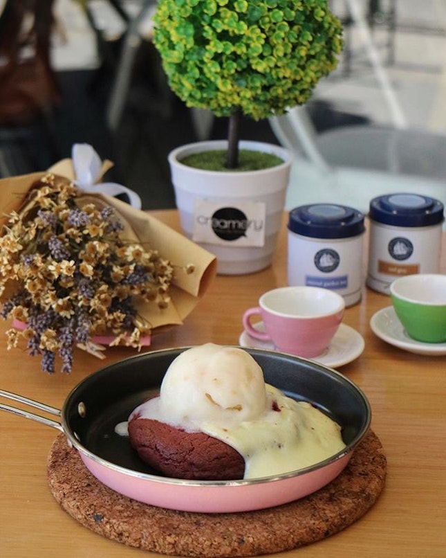 Hail from Bangkok and now expand to Malaysia and Singapore, Creamery serves huge molten cookies along with ice cream that's freshly made in house!