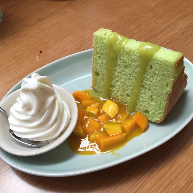 Pandan & Kaya Chiffon Cake w Soft-served ice-cream 