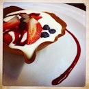 Artistic expression: Mascarpone & Berry with wine reduction sauce