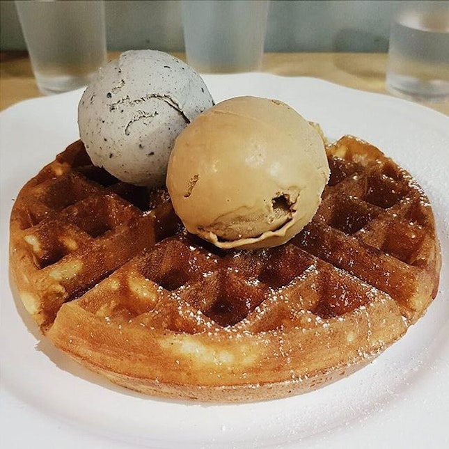 Nothing says 'Friday night' like a night spent sharing stories, laughs, waffles and icecream with the people you love😊

We had the regular Belgium waffle topped with scoops of black sesame and salted caramel icecream.