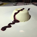 I've not tried many Panna Cotta in my life, but this is one of the best I've ever had in my life (no joke!