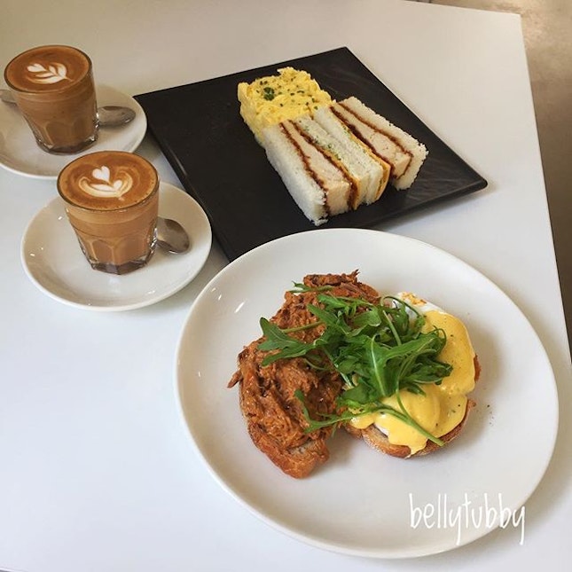 Serves all day, spicy pull pork egg Benedict and chicken Katsu sandwich with scramble eggs and Piccolo latte
.