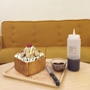 Late Night Dessert Place Japanese Honey Toast - "haraju Cube" , A lot Of People Love To Eat.