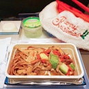#BZExplore Day 115: Shredded Pork Yakisoba (✈️) First plane food experience onboard China Airlines, pretty disappointed that this was the only item on their menu, oh well.