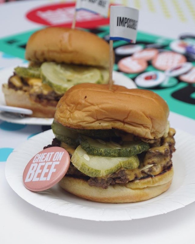 🐄#CHEATONBEEF with meat-free plant-based ‘beef’ by @Impossible_Foods!