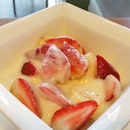 Yoghurt with strawberries 🍓🍓🍓& bananas🍌🍌🍌 for dessert!!
