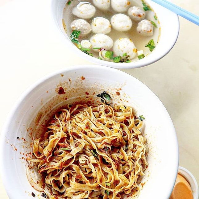 Nothing like a simple bowl of mee pok tar and fishballs.