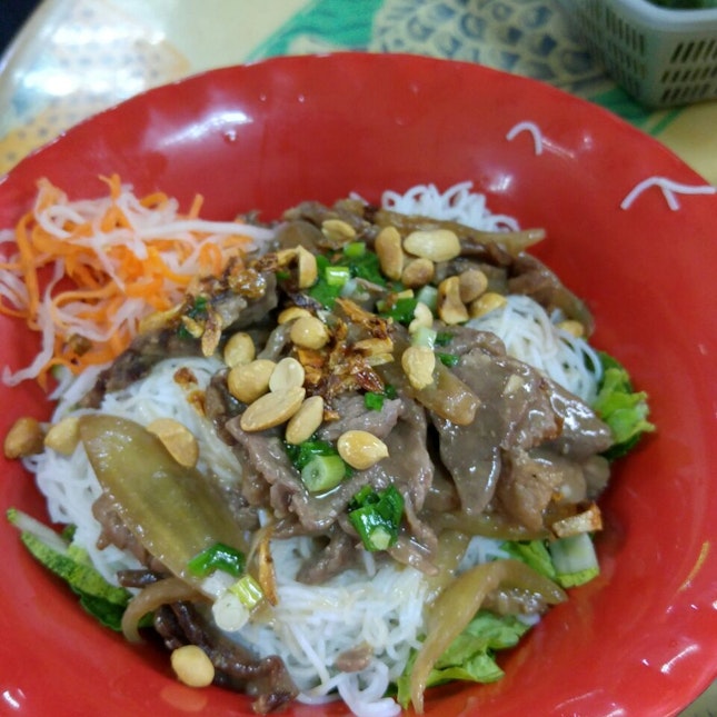 Bun Bo Nuong ( Stir Fried Beef Vermicelli)
