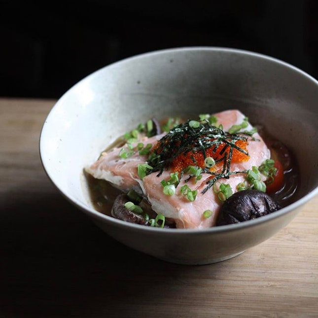 Salmon Pho with yuzu broth
-
I really adore this salmon dish.