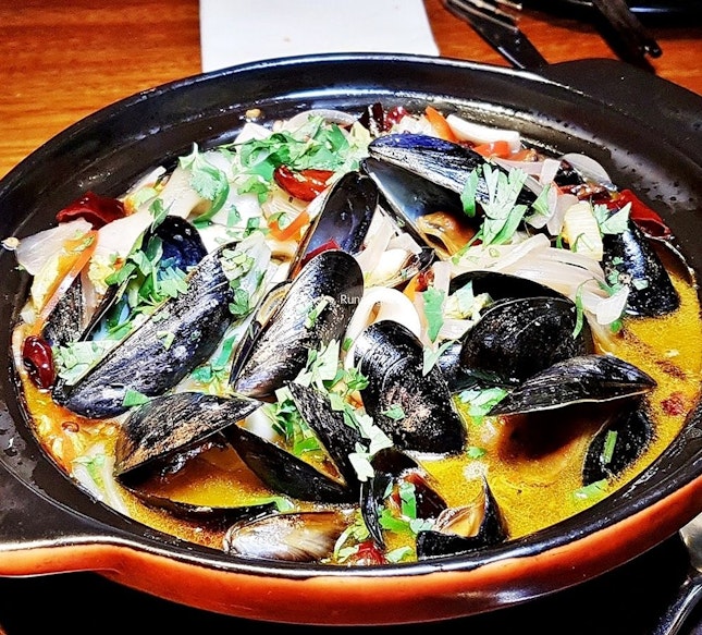 Sweating Mussels (SGD $29) @ Birds Of A Feather.