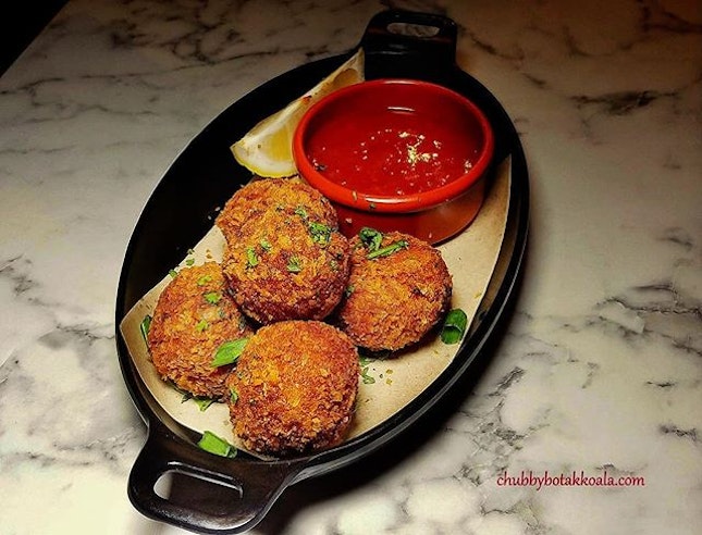 Crab Cake ($12) served with chilli crab sauce.