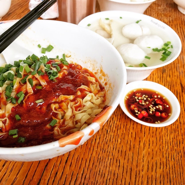 Li Xin Teochew Fishball Specialty Noodles • S$5.50