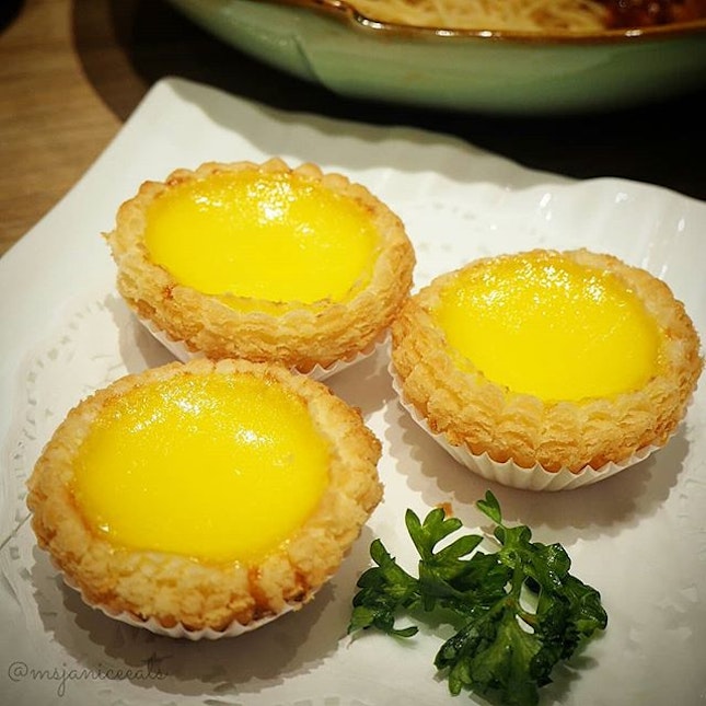 🍳 Mini Egg Tarts 🍳

I really love the light and super flaky crust which pairs perfectly well with the eggy custard that is not too overly sweet.
