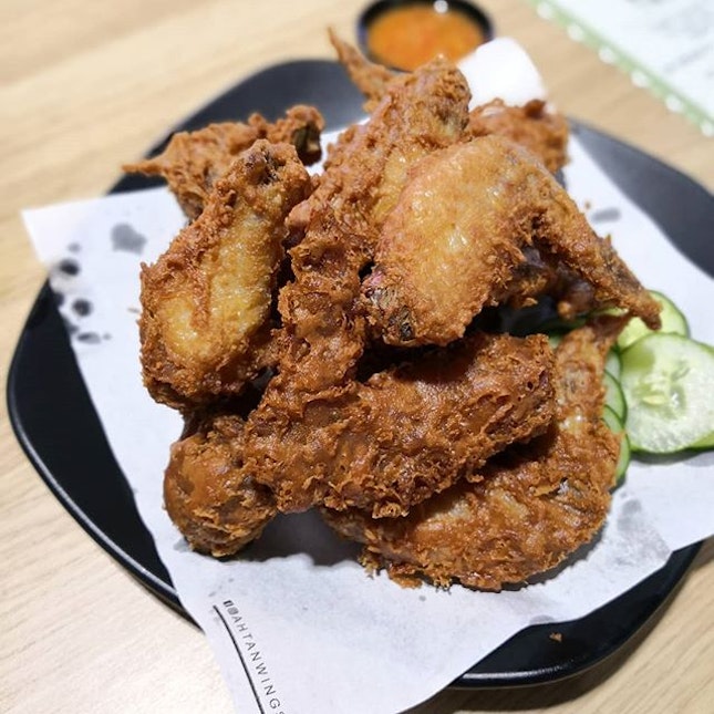 Shrimp Paste Chicken Wings ($1.70 per whole wing); Easily one of the best Har Cheong Gai in Singapore, much better than the usuals we ate in tze char stalls.