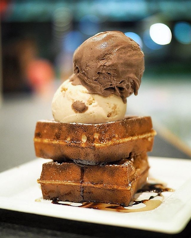 Original Waffle with double scoop ice cream ($11.00) from @ocd_cafe
.