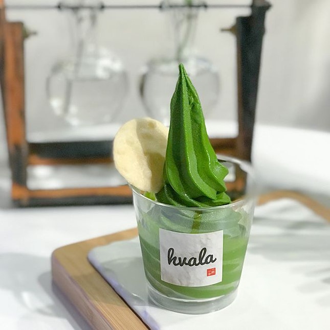 Ceremonial matcha softserve [$6.80/half cup, $10.80/ full cup, $11.10/regular cone] “Made from the tenderest hand-picked leaves, this pinnacle grade Matcha is used in traditional Japanese tea ceremonies”, the recently launched ceremonial matcha softserve had replaced houjicha and is available only from Fri-Sun.