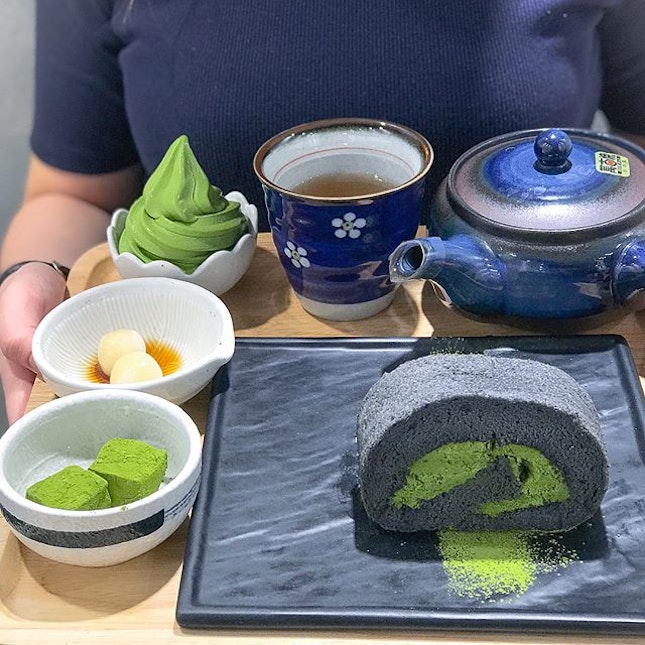 Afternoon tea set [$13.90] 
Limited sets available on weekdays 2-6pm with your choice of matcha, houjicha or goma.