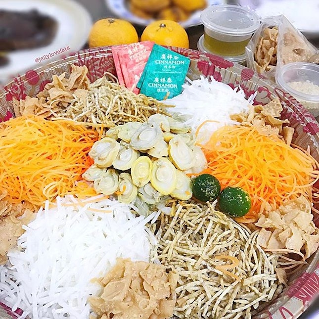 [jelly星期一] Its another Lou Hei last night at 哥哥 house.