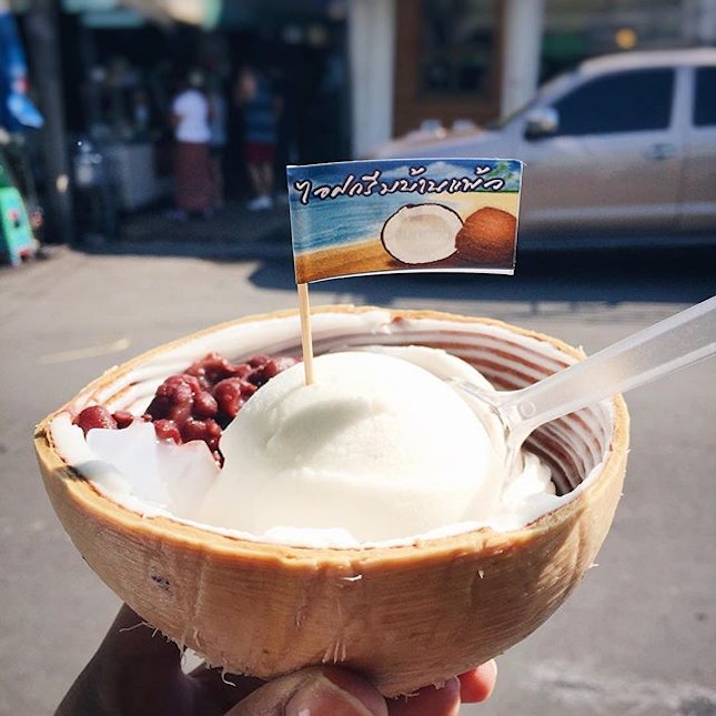 A Chatuchak must - Coconut ice cream 
#VSCOcam #vsco #vsco #vscotravel #bkk #explorebangkok #chatuchakmarket #famous #coconuticecream #musteat #burpple #townske