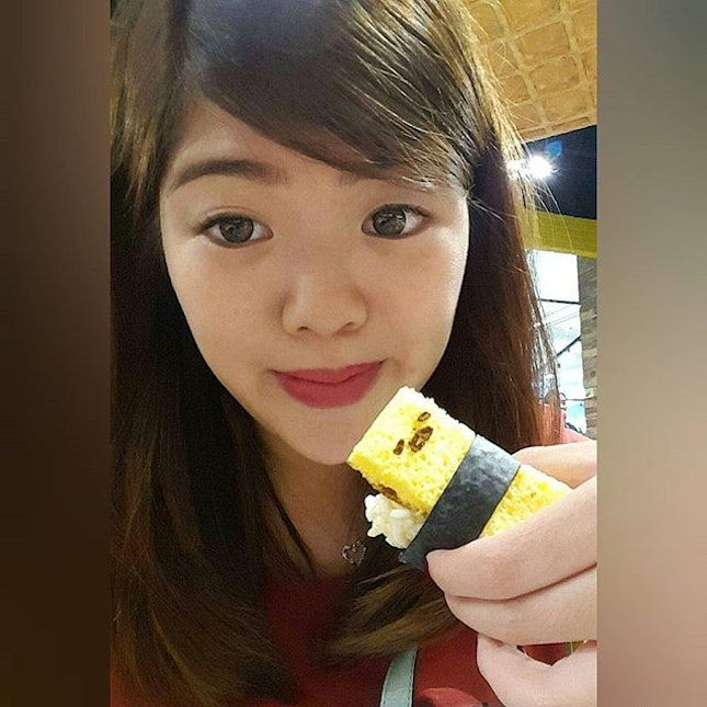 Selfie w my Ta-Ma-Go (Gudetama Cheesecake Sushi) before I devour it!