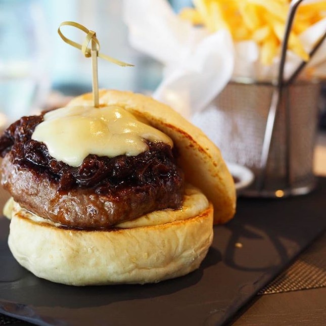 &made's b burger ($20) comes with a dry aged beef Patty, comte cheese, garlic mayo and caramalized onion.