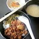 Having set lunch
#mincedpork rice w/egg
#sgfood #sgeat #hungrygowhere #instag #instagfood #foodpic #burpple #whati8tdy #wheretoeatsg #cafesg