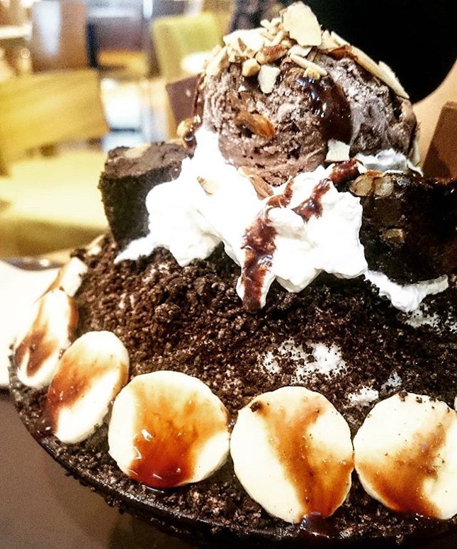 Choco brownie bingsu ($18.90)

Craving for bingsu!