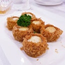 Deep fried scallop nestled in a crispy bed of battered yam: We felt that the fried yam rings were far too overwhelming, and that there wasn't enough room for the scallops to shine.