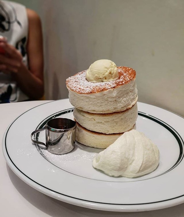 This mini-cake of puffy, pillowly pancakes was a sight to behold.
