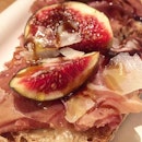 Figs with honey and Parma ham.