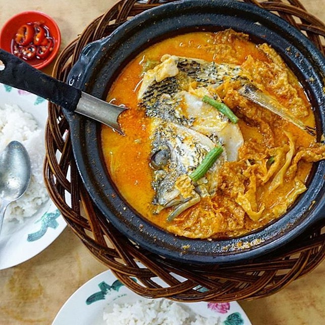 Tried the highly raved fish head (22myr) curry at Kam Long for our 2nd breakfast!