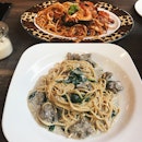 tagliolini manzo and linguine modesto — the former is a homemade pasta w beef tenderloin cubes and fresh baby spinach in a creamy truffle sauce.