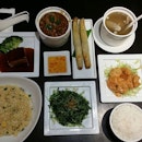 吃不完的团圆饭 CNY in Singapore is all about eating.
