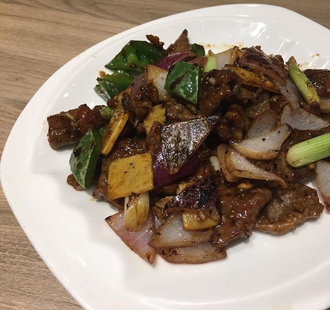 Stir-Fried Sliced Marinated Beef with Black Pepper ($18.80)
🐂
This was another must-have for beef lover!