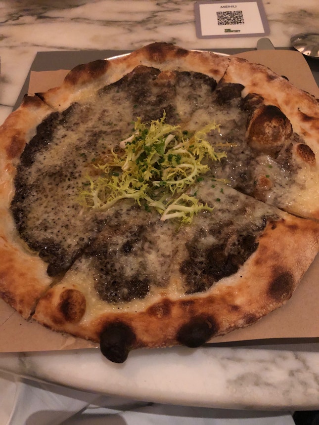Black Truffle Pizza @ $36++