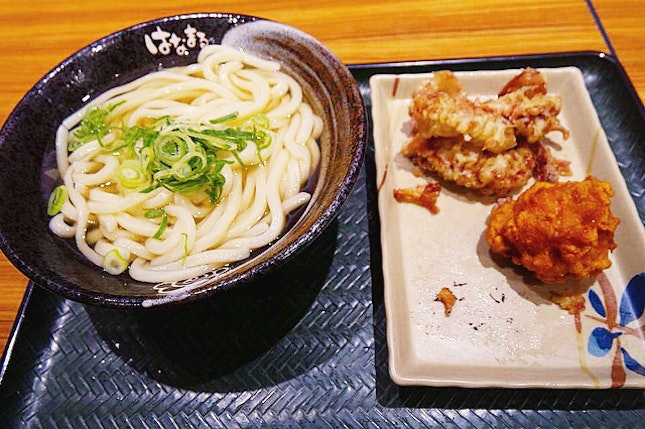 [Osaka, Japan🇯🇵] Located beside the fast food chain Yoshinoya, Hanamaru Udon is also fast food concept and they have branches is Singapore & Malaysia.