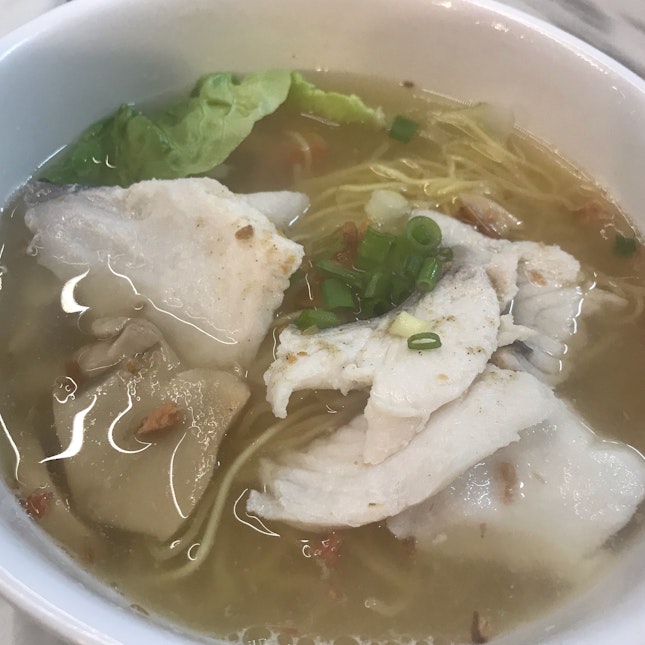 Sliced Fish Soup Mee Kia ($6)