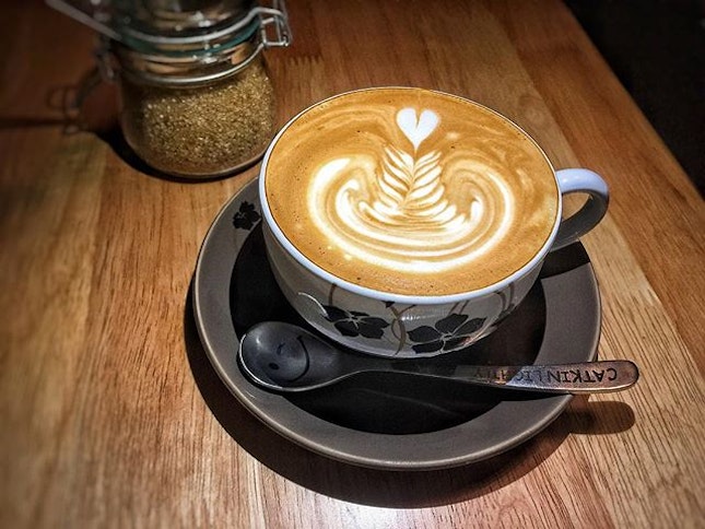 Free WiFi Alert @3handscoffee 📶 Search #freewifisg or visit http://myfoodstory.sg for cafes with cafes in Singapore 📍 CENTRAL - Raffles Place/Downtown - 2 Marina Boulevard, The Sail 01-01, S018987 ⏰ Mon to Fri: 7.30am to 10pm Sat/Sun: Closed 😋 Featured: Large Cappuccino (S$6.20 Nett) 👍🏼 This is a cafe by day, bar at night.