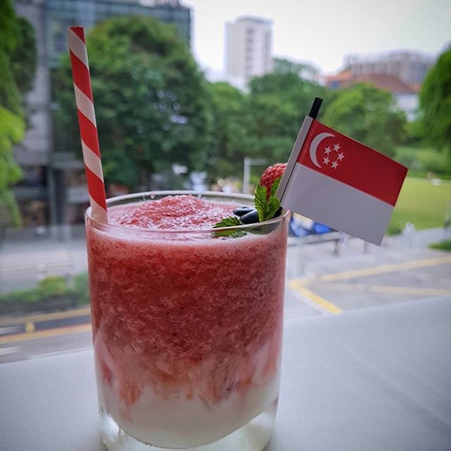 Feeling joyous with this Red Jubilee Drink from @lawryssg !