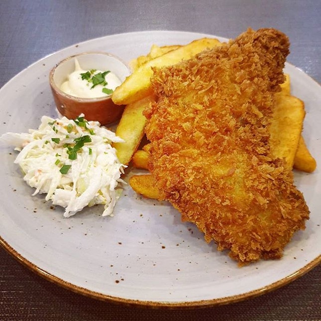 Other than their #delicious roast Irish duck, the deep-fried till golden brown Barramundi fillets with duck-fat fries and homemade tartar sauce were quite good too.